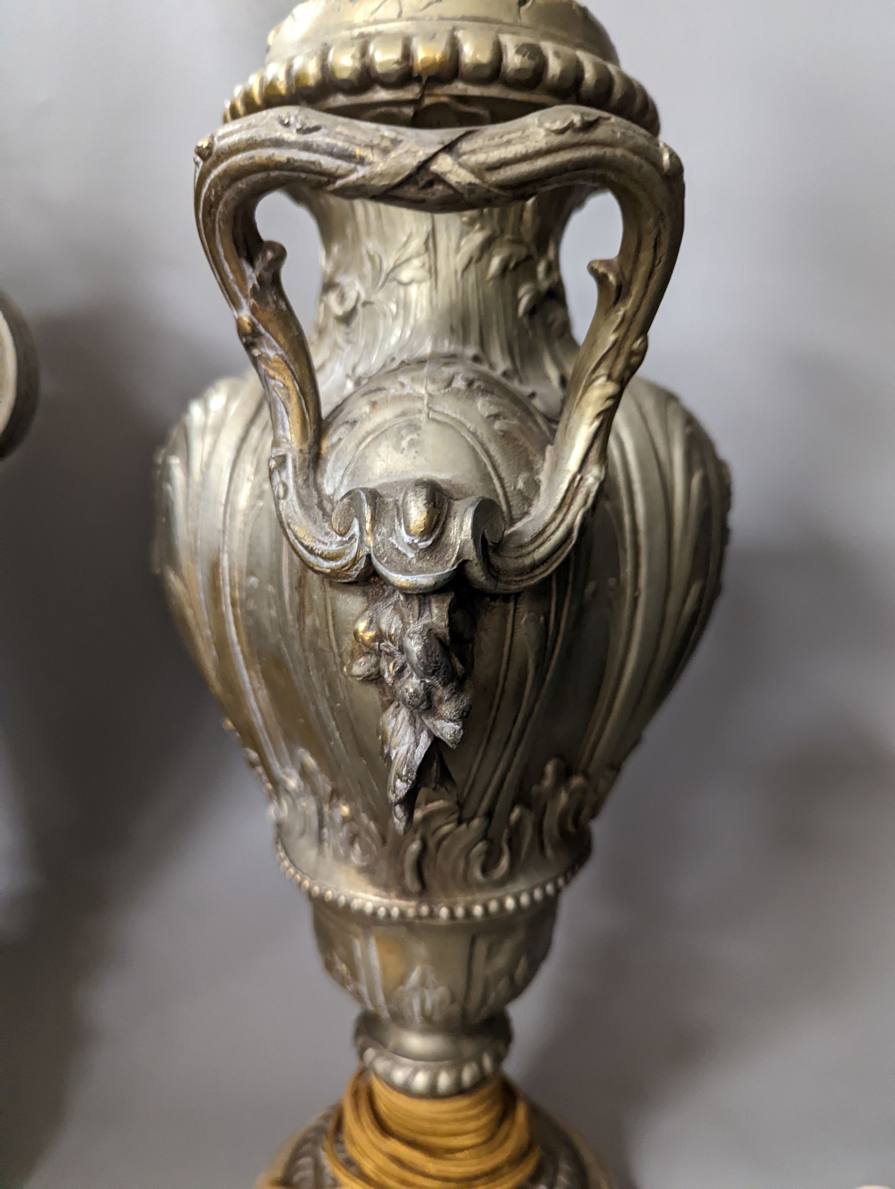 A pair of metal based table lamps, Lamp bases17 cms high.